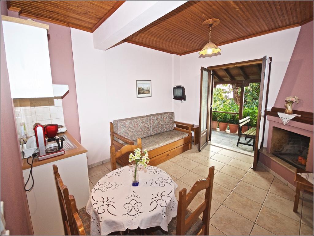 Villa Aglaini เอยอส ดิมิตริออส ภายนอก รูปภาพ